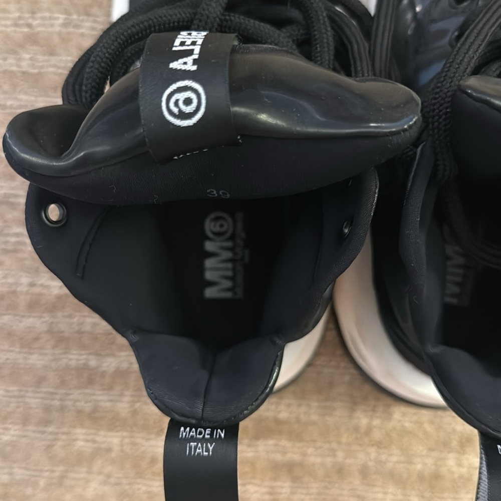 Maison Margiela warerproof sheakers in black color. Size:39 - Picture 12 of 13